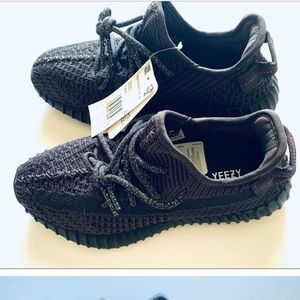 Yeezy Boost 350 V2 Black Non Reflective NWT